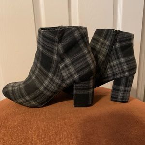 Plaid Ankle booties